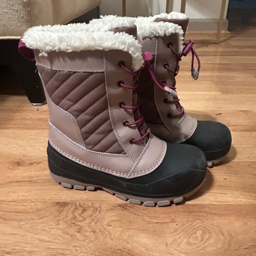 Girls Snow Boots Size 4